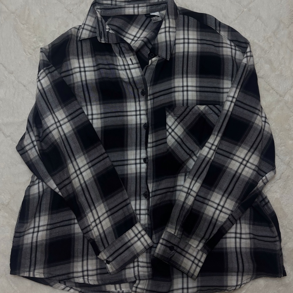 I’m selling a H&M black and white flannel.